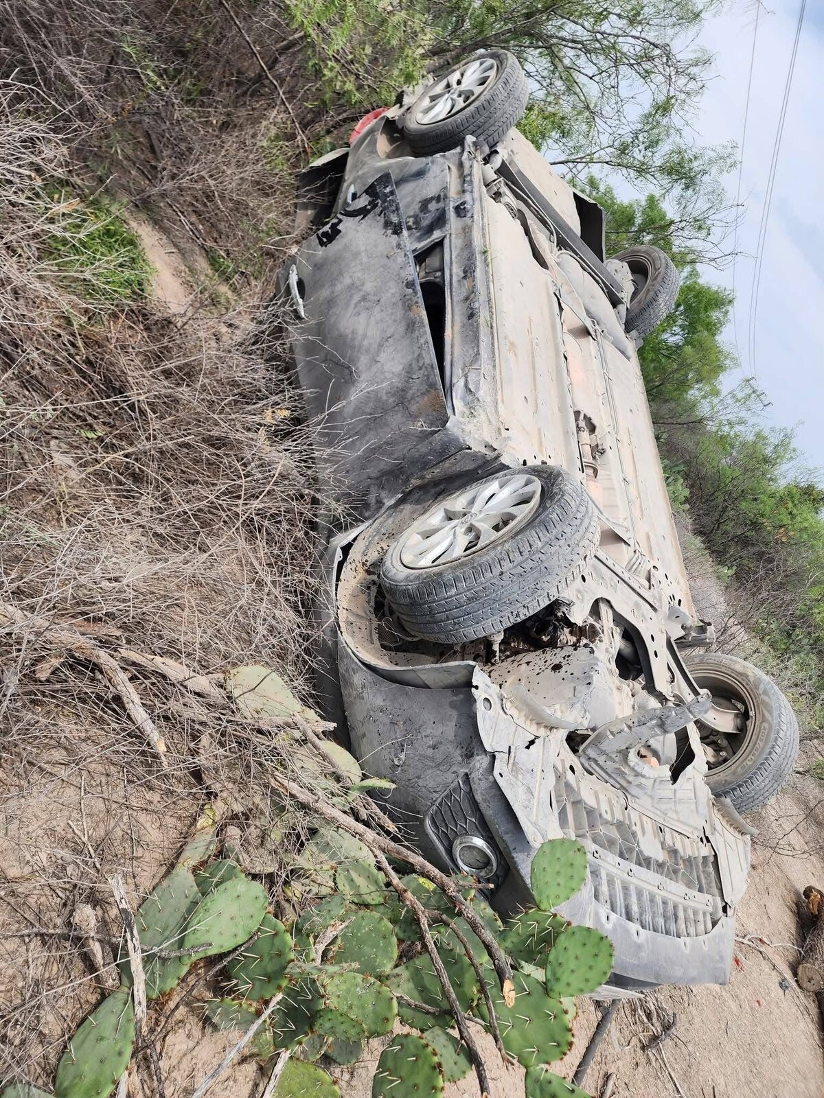 Joven resulta lesionada tras volcadura en la carretera Morelos-Nava