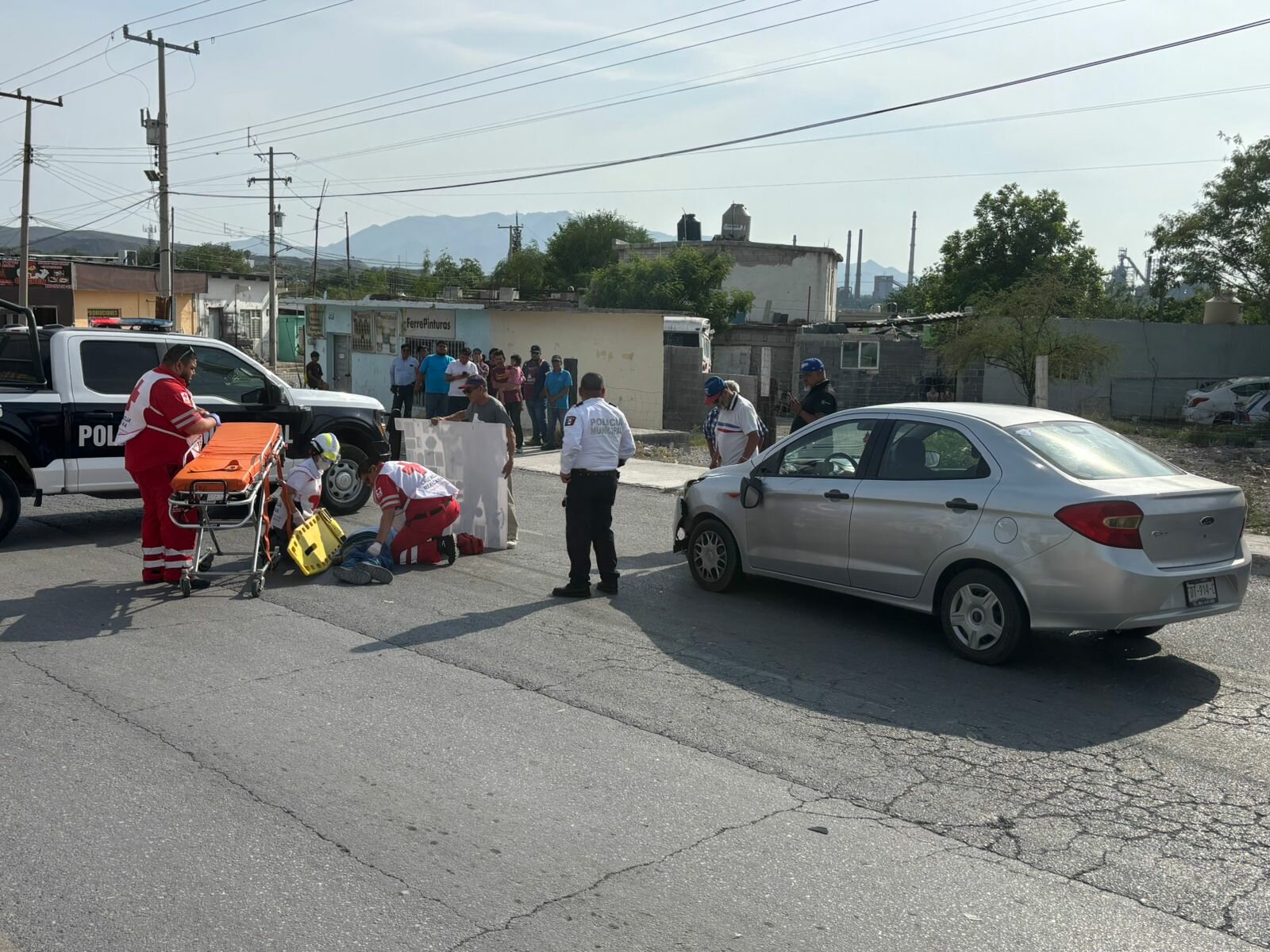 Adulto mayor muere minutos después de ingresar al IMSS tras brutal atropellamiento