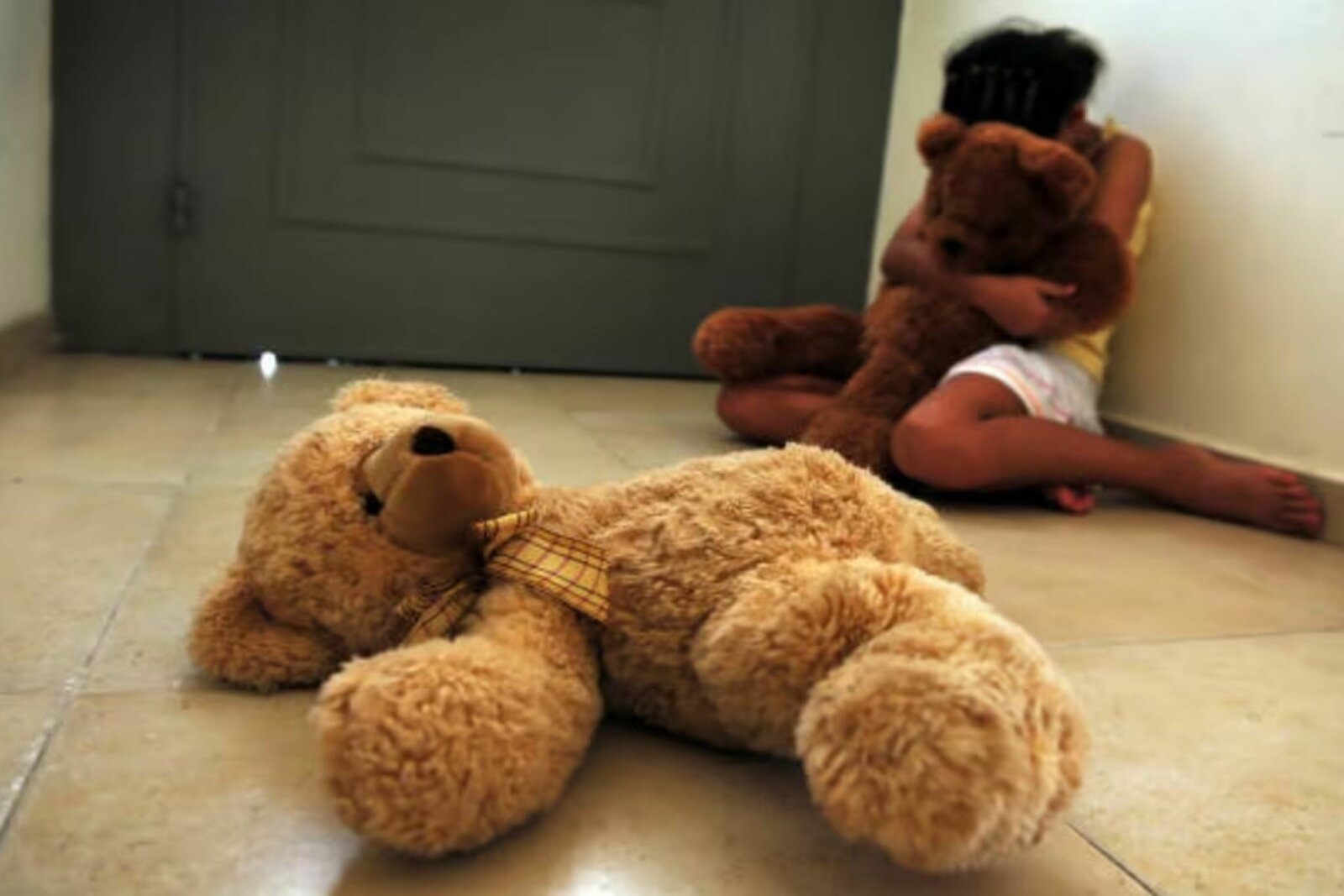 Padre de familia es acusado de abuso contra 34 niños en Francia