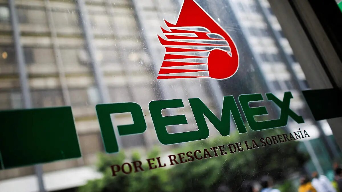 Pemex registra caída en ingresos y pérdidas millonarias en 2026