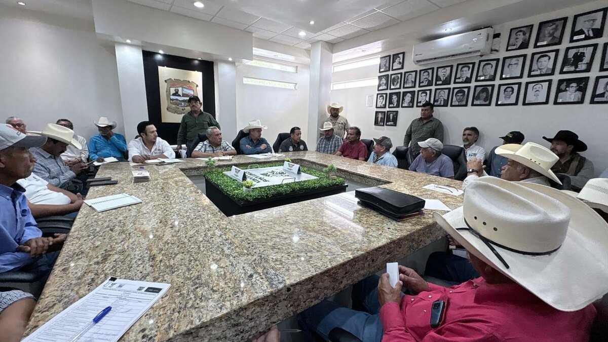 Ganaderos y autoridades abordan abigeato en Castaños