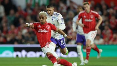 Nottingham Forest vence 1-0 a Aston Villa en la ida de semifinales de la Europa League