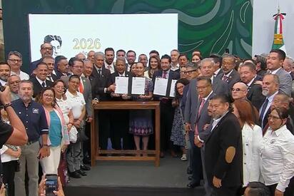 JORNADA LABORAL  La presidenta Claudia Sheinbaum firmó el decreto de reforma que inicia la transición hacia la jornada laboral de 40 horas en México de forma gradual.