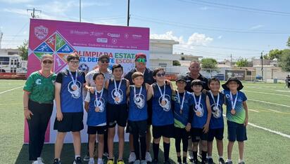 TOCHITO  El equipo varonil de tochito mostro su esfuerzo y disciplina tras competir para mostrar su habilidad en el deporte.   Con entrega, disciplina y trabajo