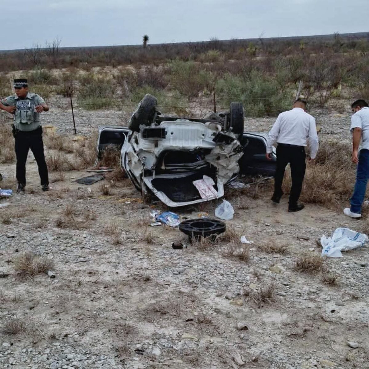 Médico del IMSS muere tras aparatosa volcadura en la carretera 57