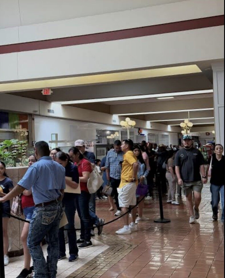     Crece flujo de turistas mexicanos en módulo fronterizo de Eagle Pass