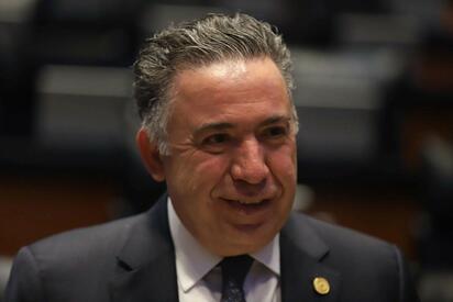 El senador Enrique Inzunza rechazó acusaciones de una Corte de Estados Unidos, aseguró que son falsas y confirmó que no solicitará licencia al Senado.