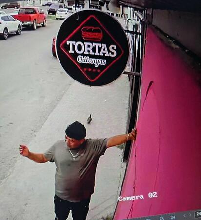 Propietaria de “Tortas Chilangas” exhibe actos vandálicos