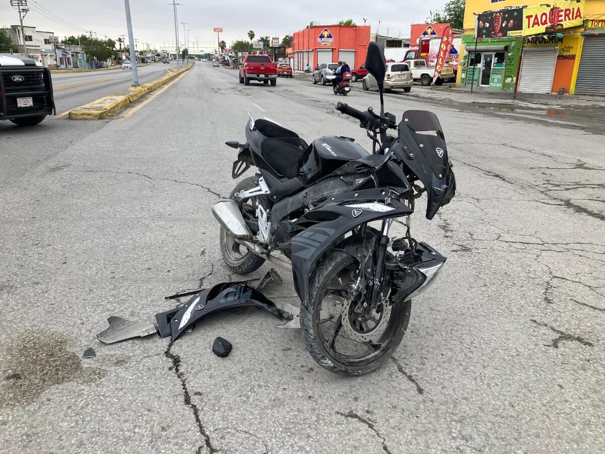 Motociclista resulta herida tras choque en el bulevar San José