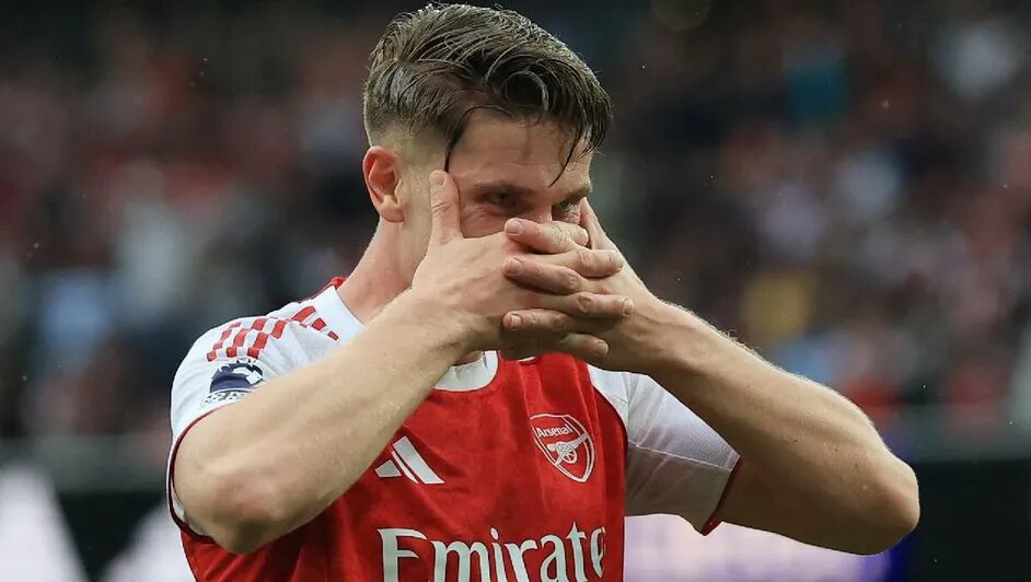 Arsenal golea 3-0 al Fulham y presiona al City; Saka vuelve con gol y asistencia