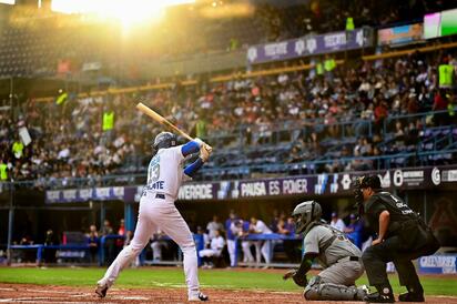   Los Acereros de Monclova tomaron ventaja en el arranque de la serie al imponerse a los Tecos de los Dos Laredos, en un duelo donde aprovecharon momentos