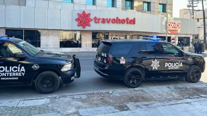 Una mujer fue encontrada sin vida dentro de un motel en el centro de Monterrey, y de manera preliminar se presume que presentaba signos de violencia.