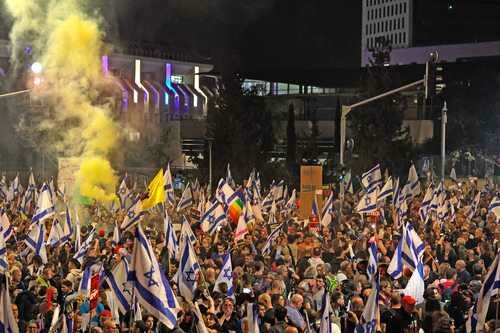 Miles protestan en Israel y exigen renuncia de Netanyahu