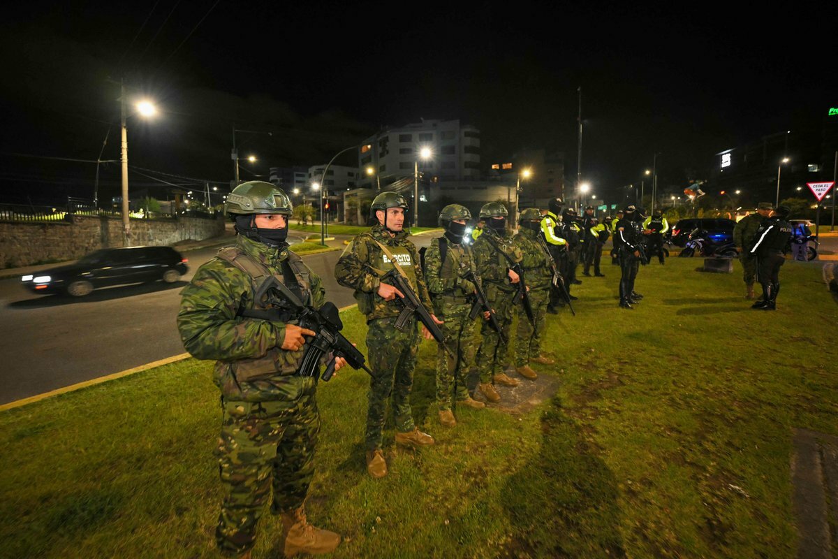 Ecuador detiene a más de 120 personas durante toque de queda