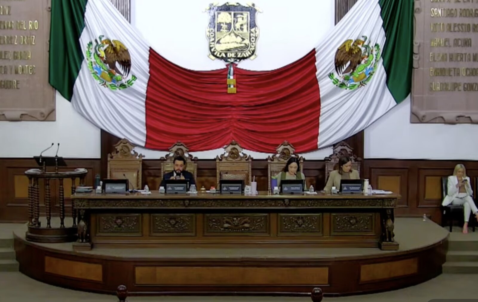  Diputados del PRI piden licencia para campaña en Coahuila