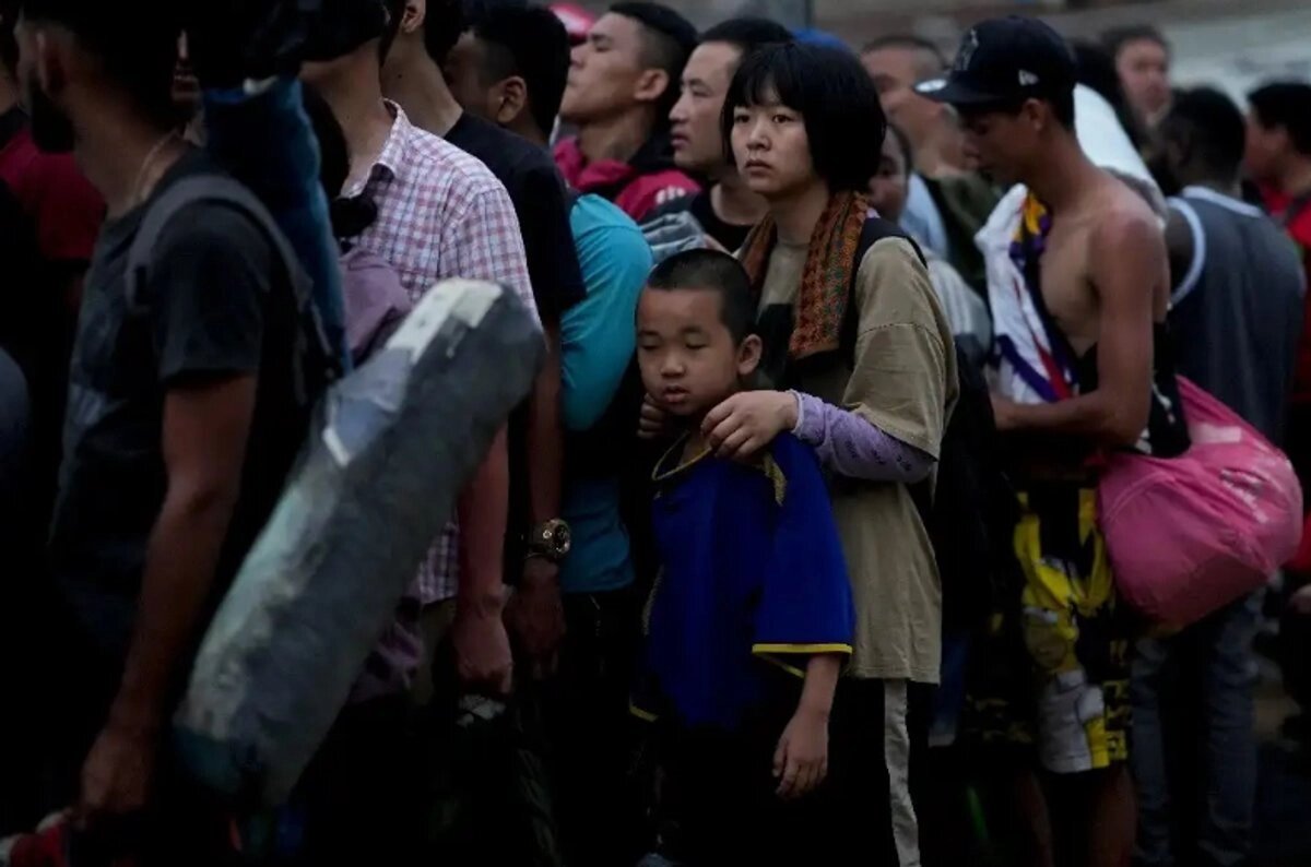 EU advierte represalias a China por repatriación de migrantes