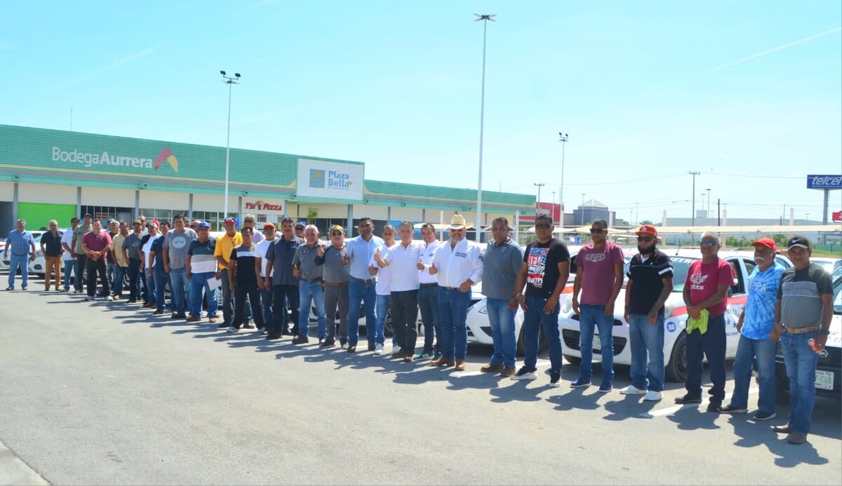 Héctor García Falcón presenta compromisos ante taxistas en Frontera