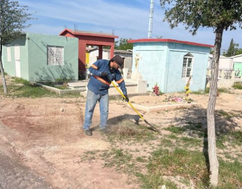 Intensifican labores de limpieza en el Panteón Municipal Dolores