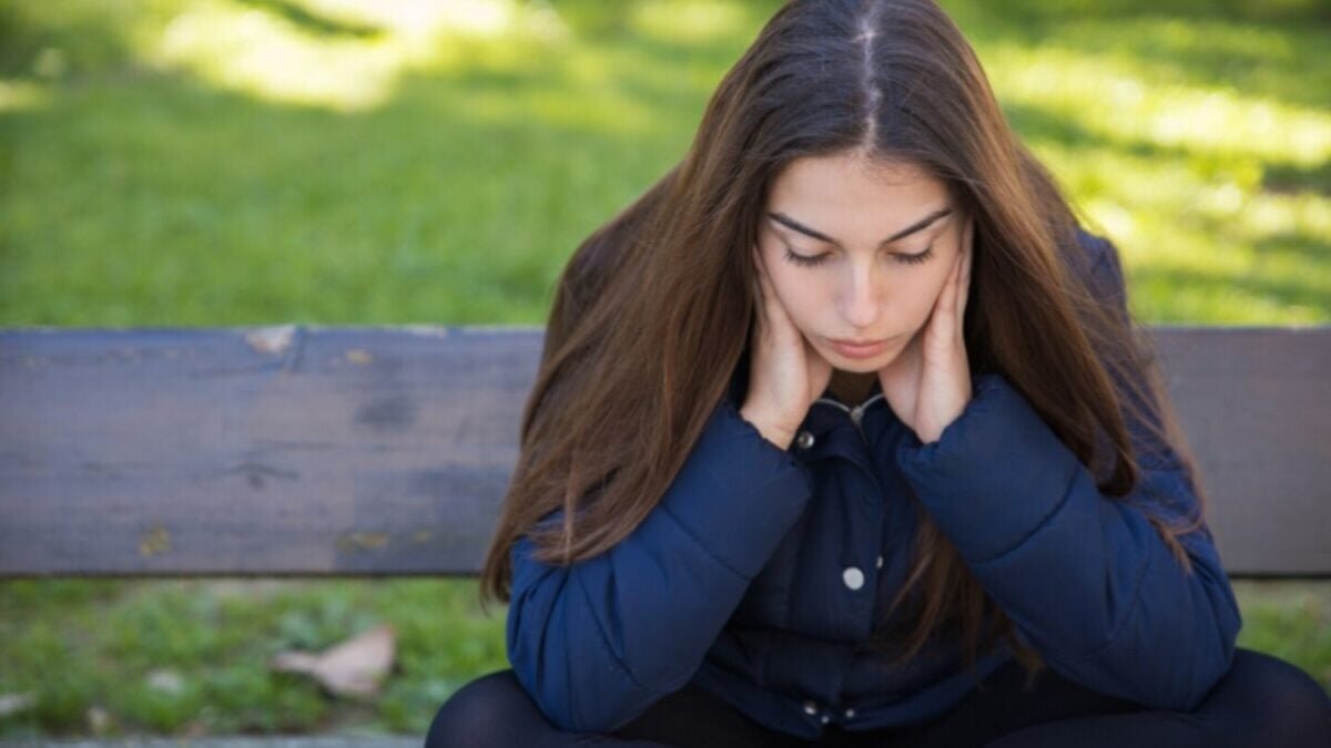 La brecha del malestar psicológico: por qué crece en los jóvenes y se reduce en los adultos