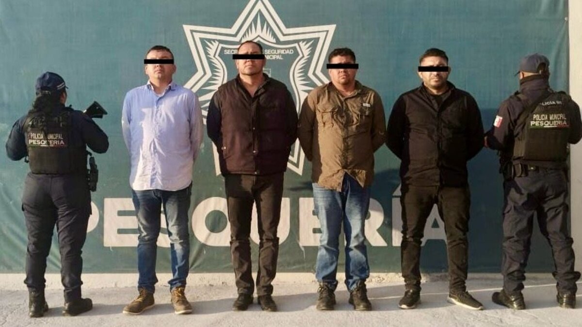 Detienen a dos por extorsión en Pesquería; se hacían pasar por empleados municipales