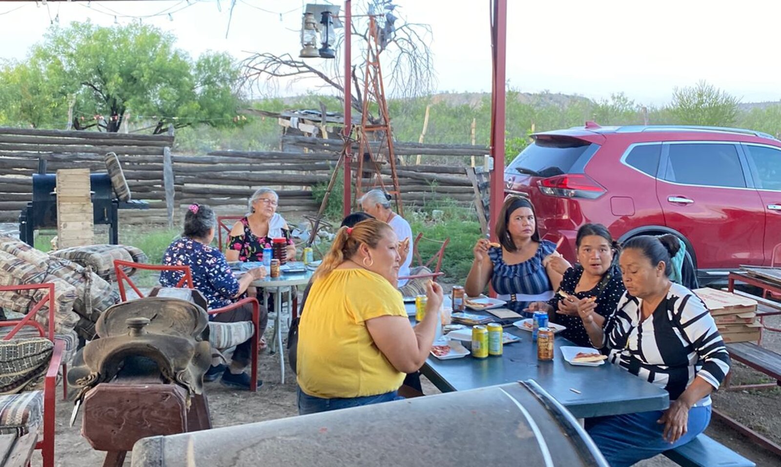 Celebran convivio familiar para madres y niños en Paso del Coyote