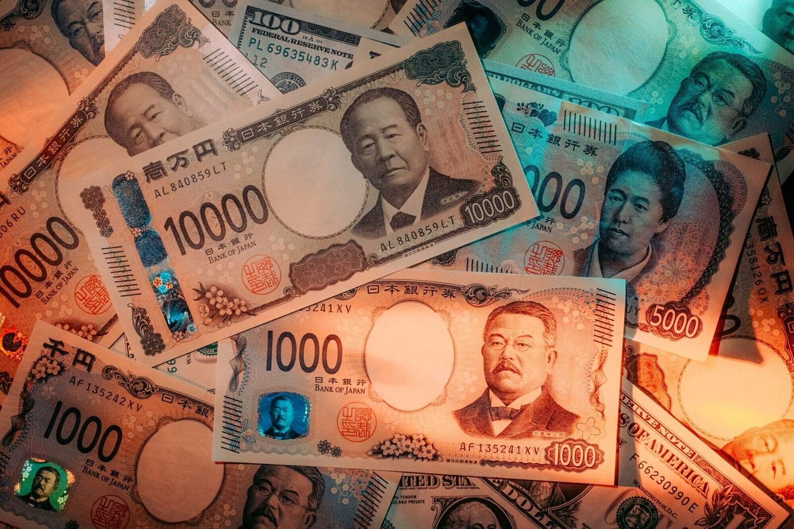 Japón interviene nuevamente para frenar caída histórica del yen