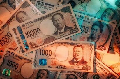 Japón interviene nuevamente para frenar caída histórica del yen