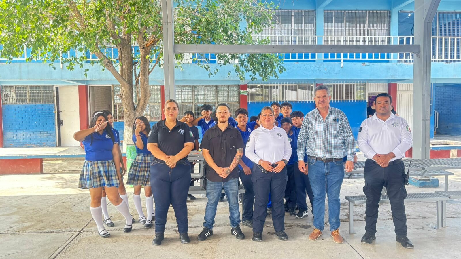 Llevan programa “Barber en tu Escuela” a secundaria de Frontera; benefician a 65 alumnos