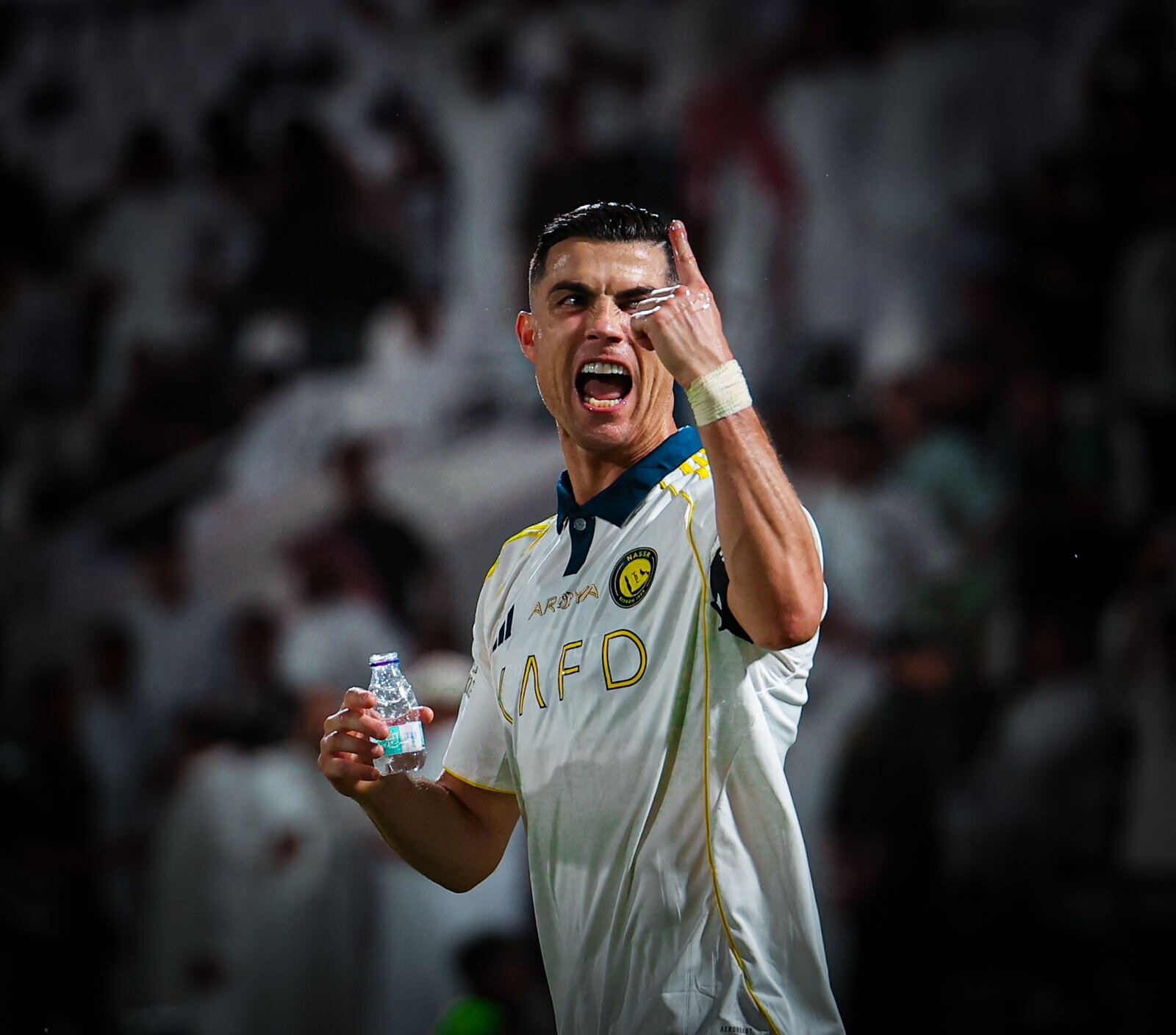Al Nassr vence 4-2 y se afianza como líder saudí