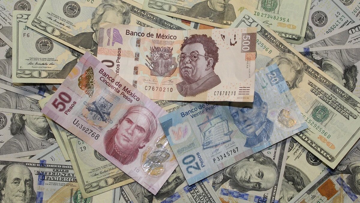 Peso mexicano avanza frente al dólar tras datos laborales de EU