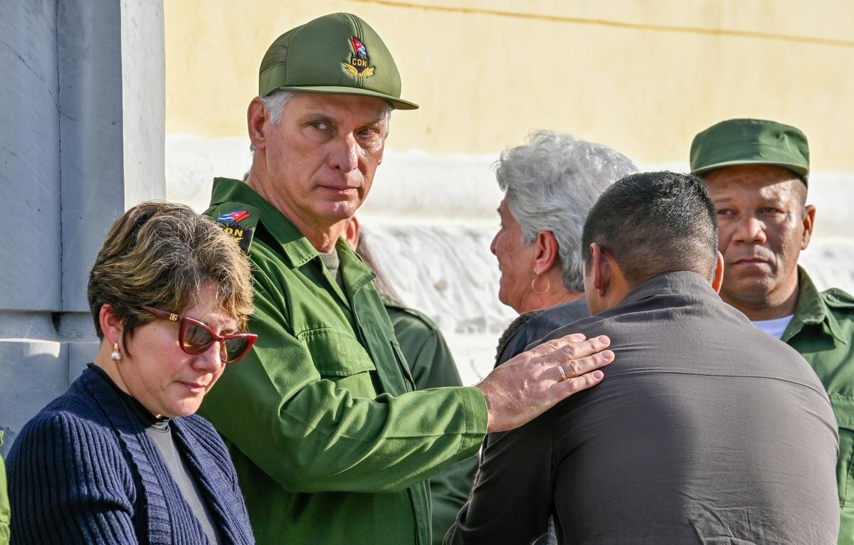 Cuba afirma derecho a defensa ante tensiones con Estados Unidos