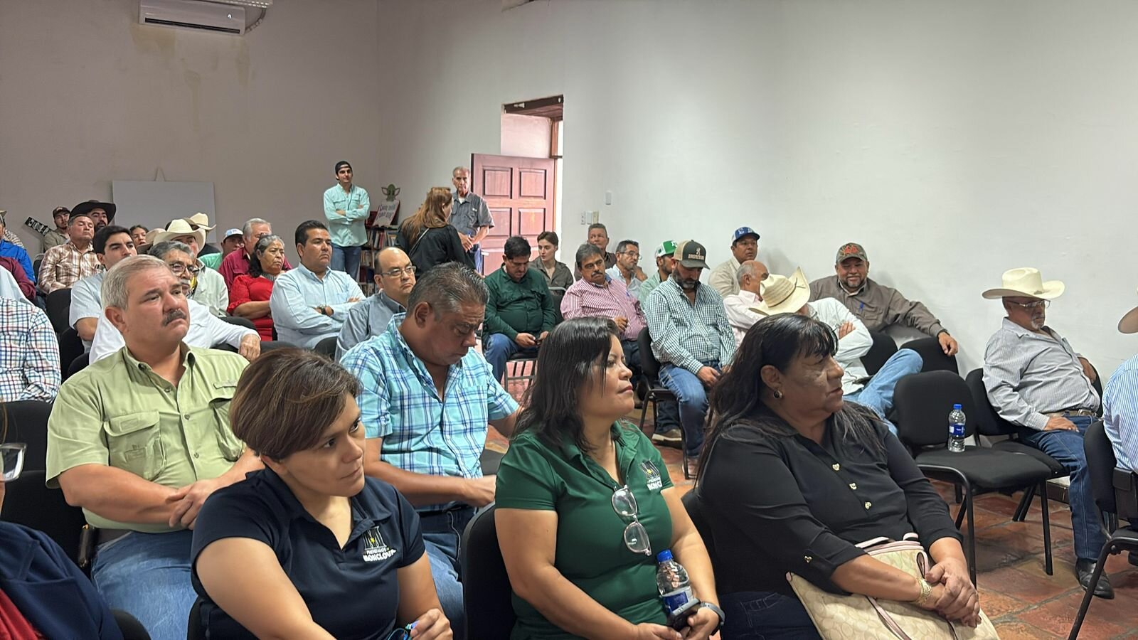 Ejidatarios de Monclova colaboran activamente en barrido preventivo contra gusano barrenador
