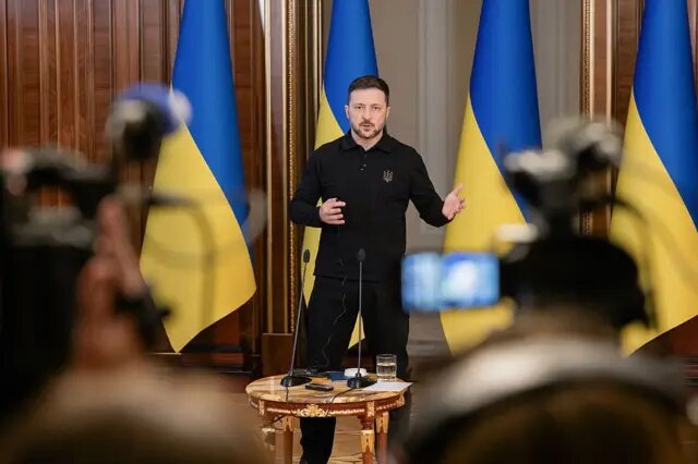 Zelensky acusa a Rusia de romper su propia tregua unilateral