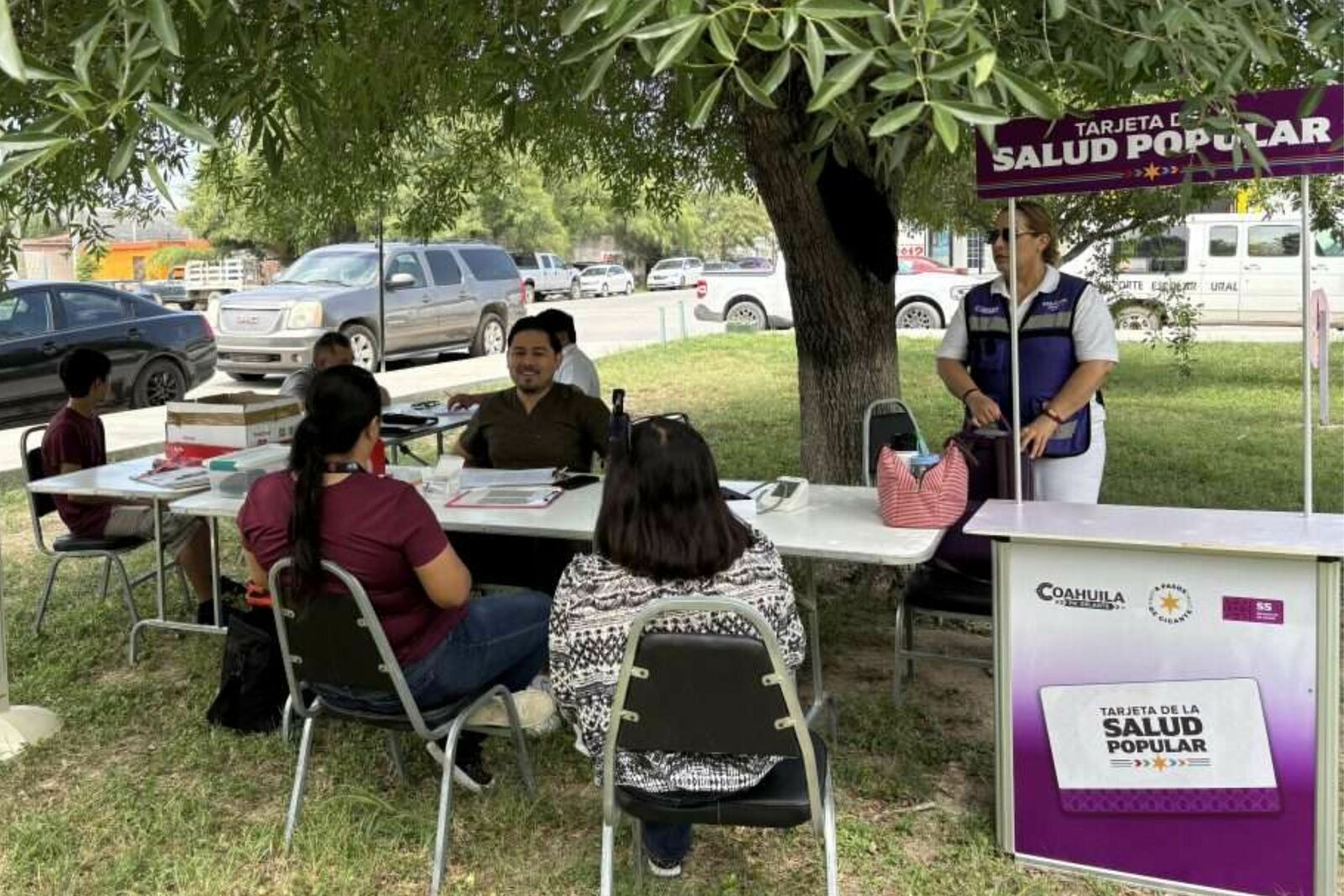 Brigada de salud en Frontera ofrece atención gratuita en la colonia 10 de Mayo