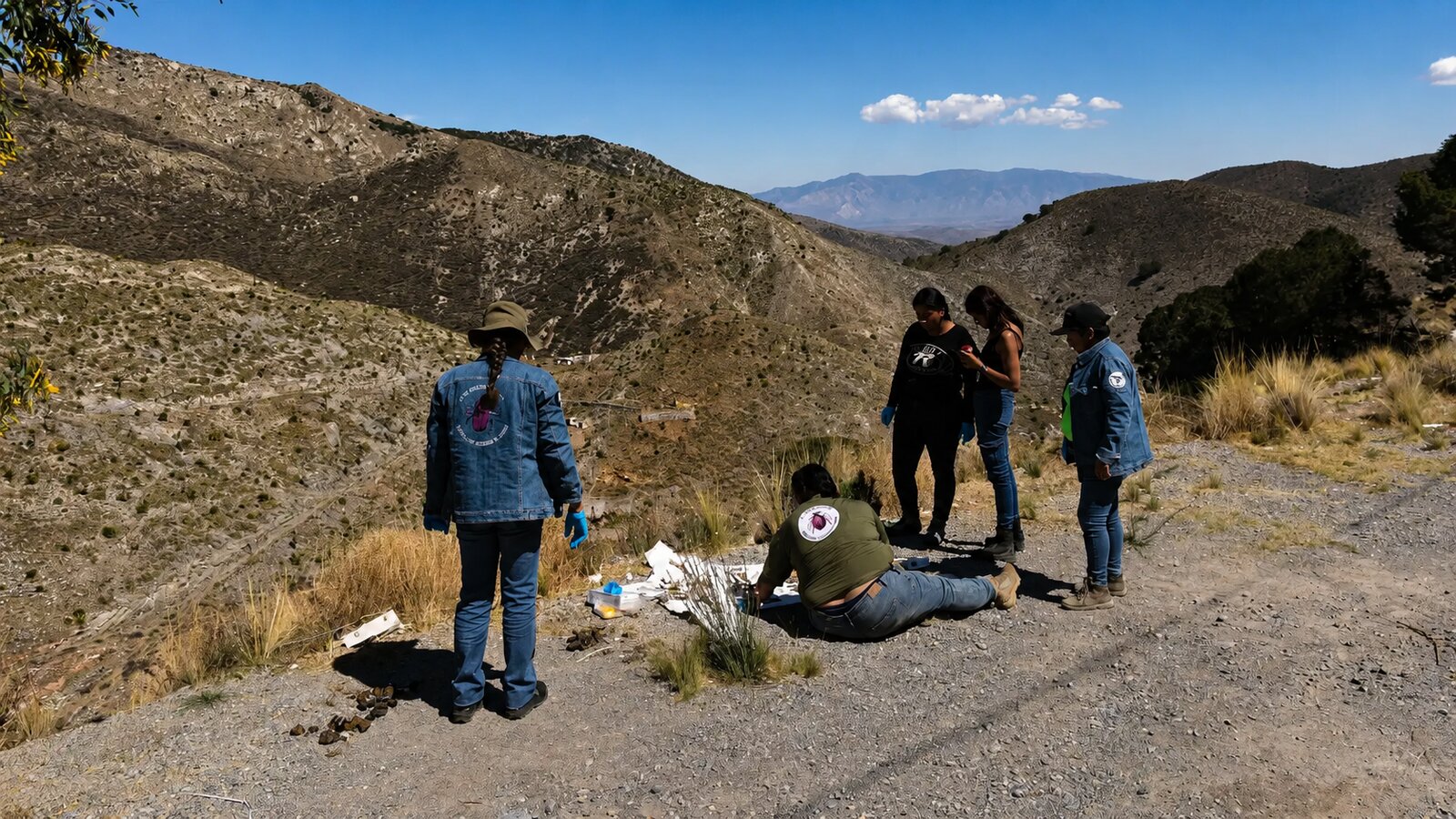 Madres Buscadoras localizan más de 40 bolsas con restos humanos en El Salto, Jalisco