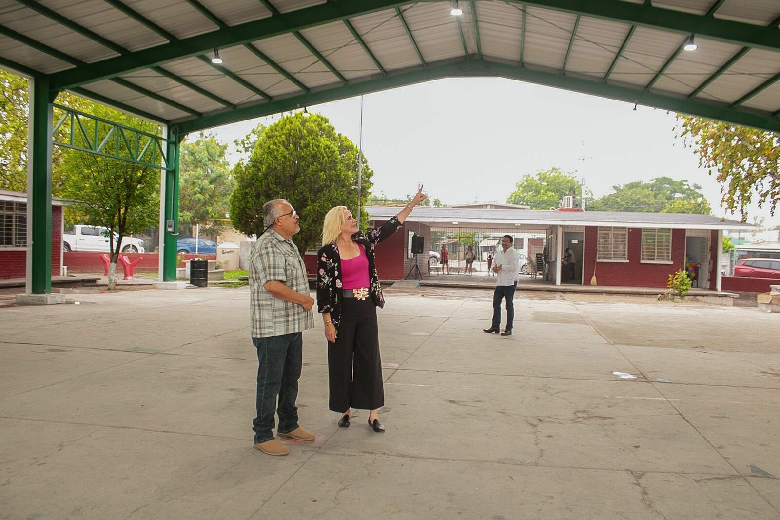Supervisan avance de techumbre escolar en Múzquiz Coahuila actualmente