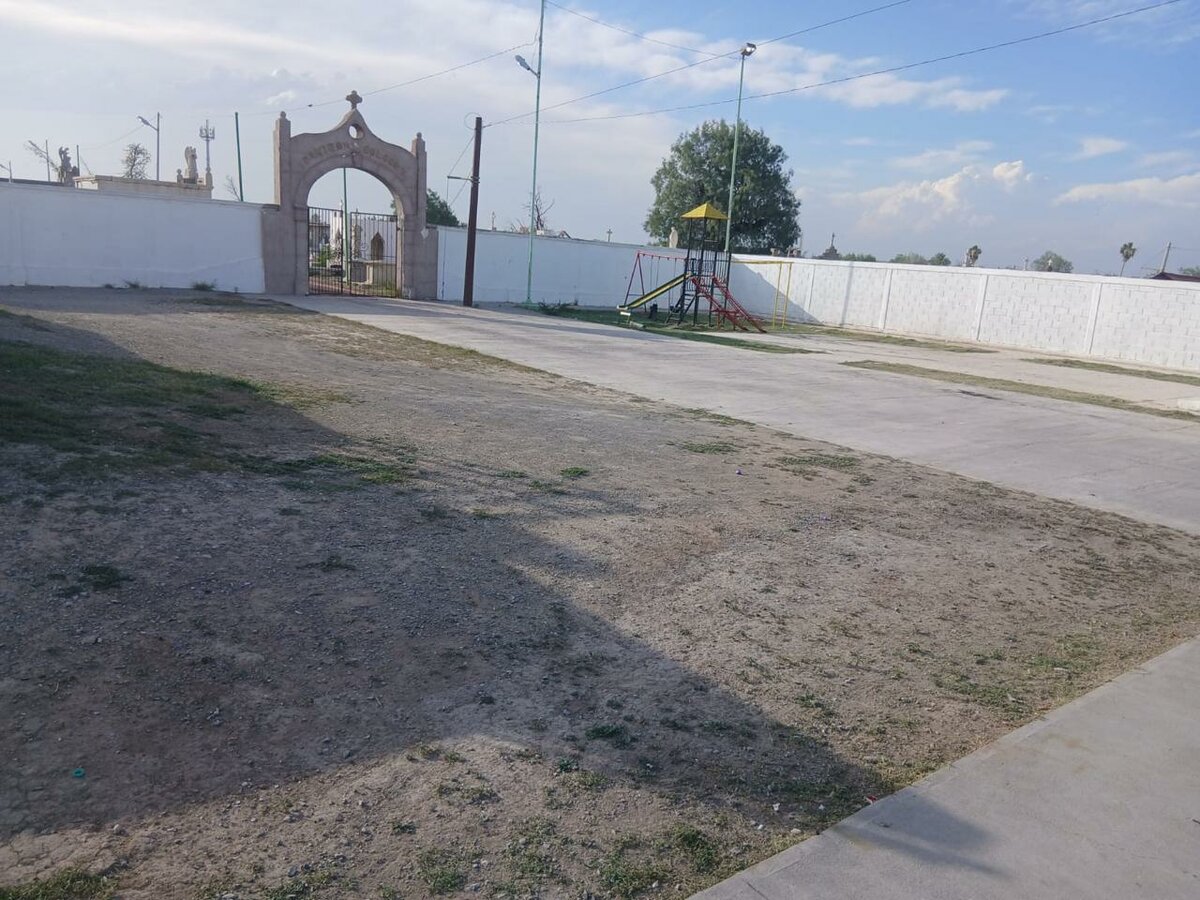 Panteón Dolores listo para los visitantes por el Día de las Madres