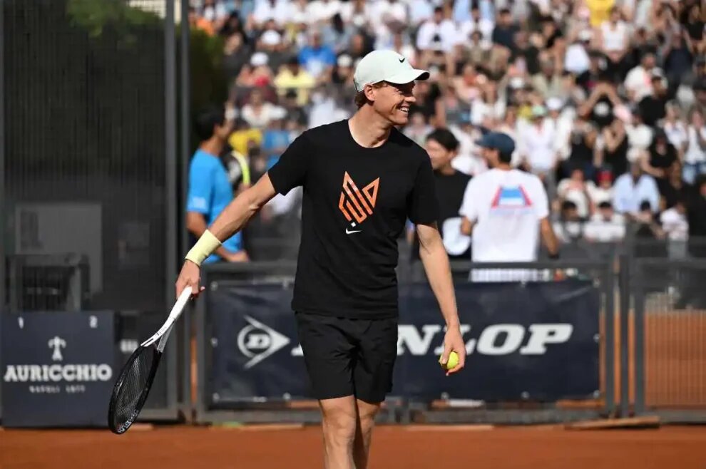 Jannik Sinner debuta con triunfo en Roma 2026