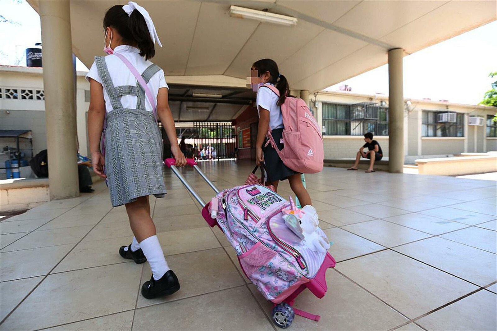 Padres rechazan recorte escolar y alistan amparos