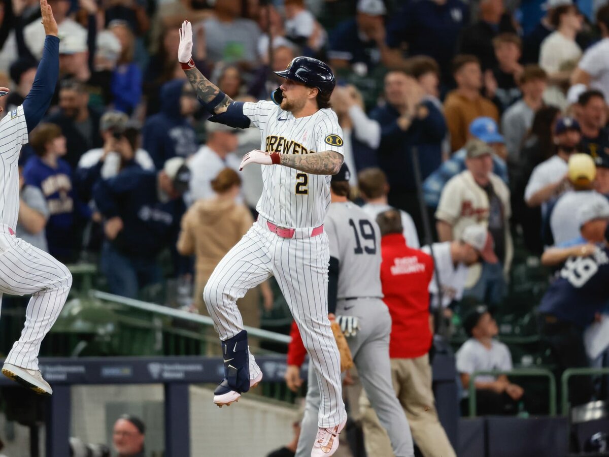 Cerveceros barren a Yankees por primera vez desde 1989