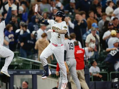 Cerveceros barren a Yankees por primera vez desde 1989