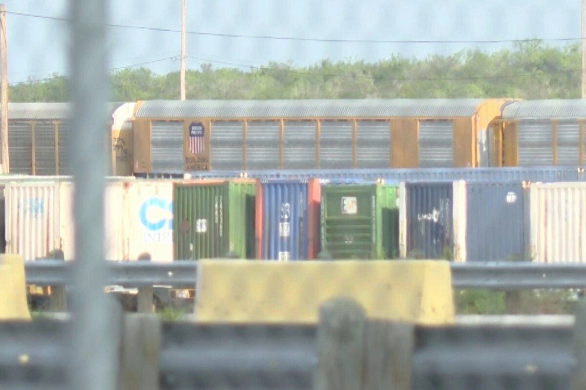 Hallan seis muertos en vagón de tren en Laredo, Texas