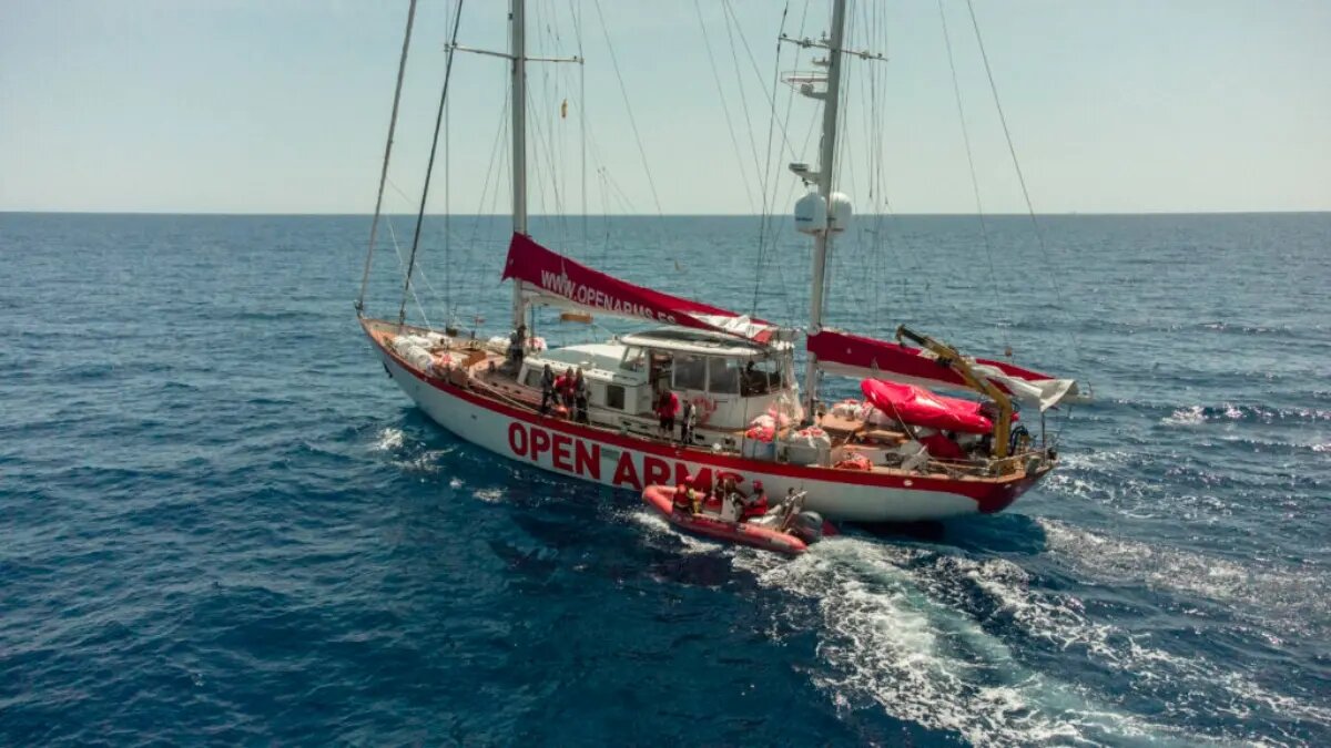 Flotilla humanitaria parte de Barcelona rumbo a Cuba con ayuda médica