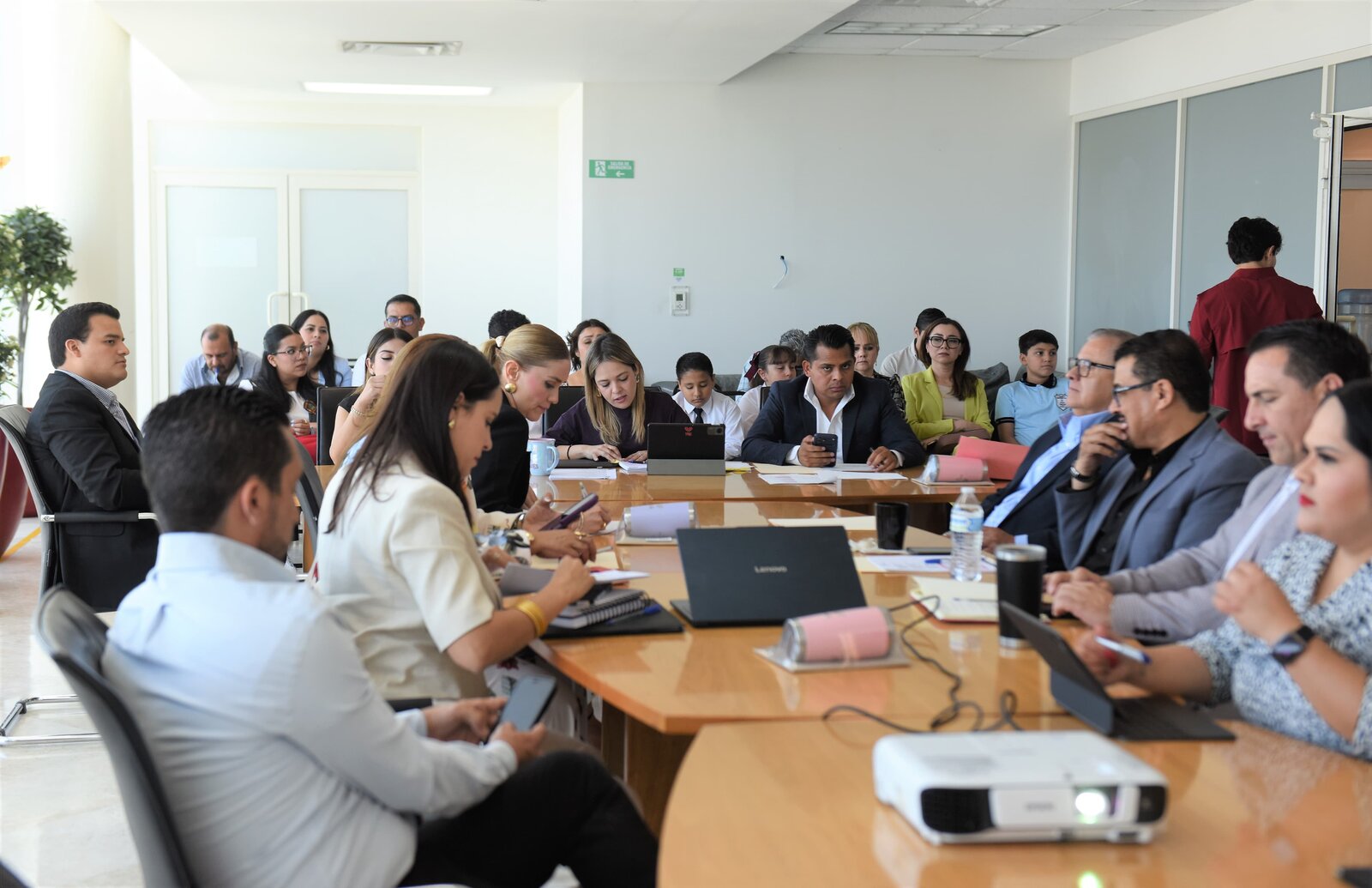 Revisan iniciativa de reforma a la constitución del Estado, en materia de igualdad sustantiva y perspectiva de género