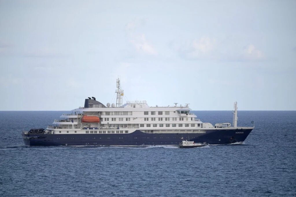 Pasajeros de crucero con hantavirus llegan a Estados Unidos