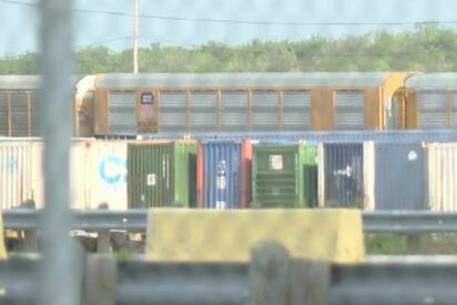 Identifican a tres mexicanos entre migrantes hallados muertos en tren en Texas