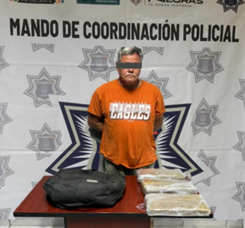 Detienen a hombre en Villa de Fuente con presunta droga durante operativo