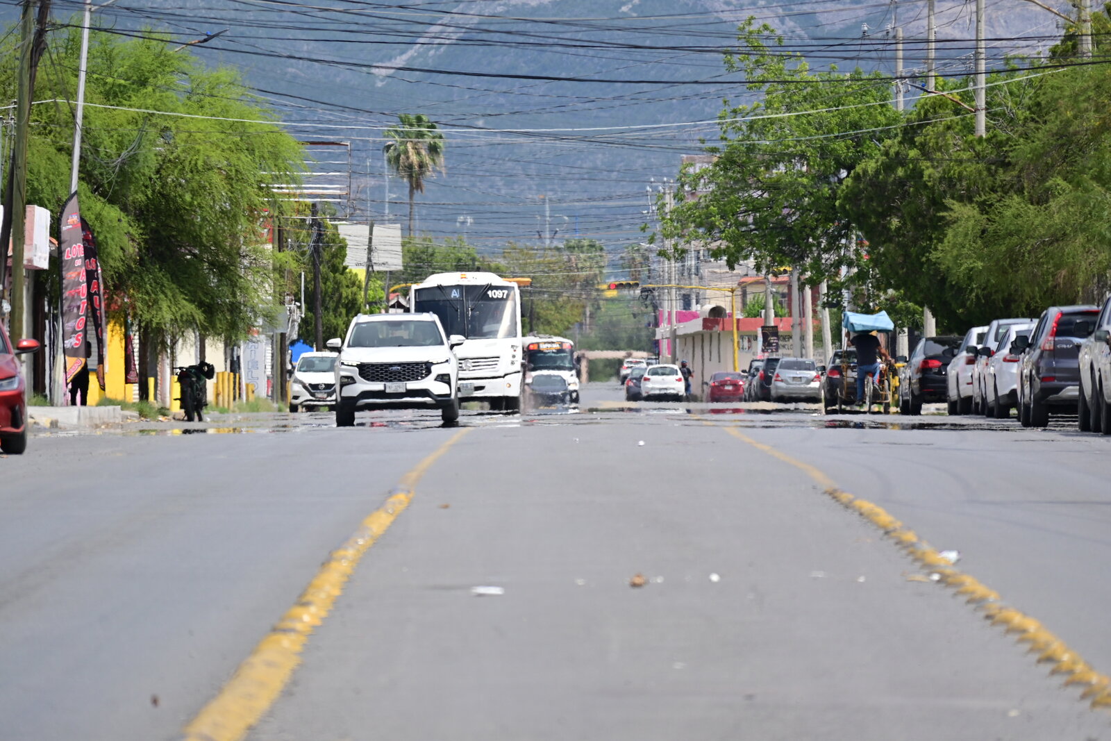 Moverse bajo el calor también golpea el bolsillo de los monclovenses