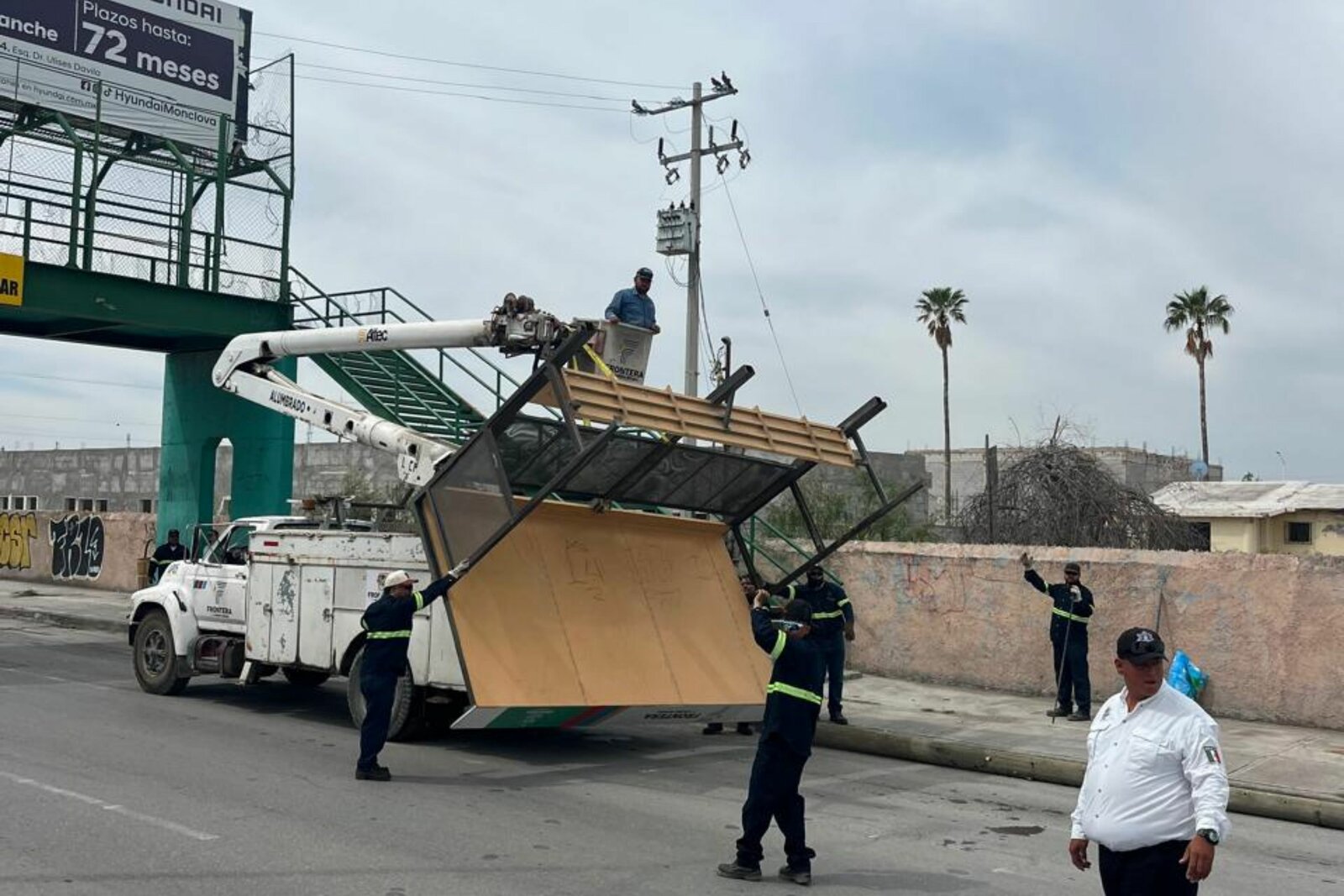 Reubican parabús en Carretera 30 para mejorar seguridad y movilidad 