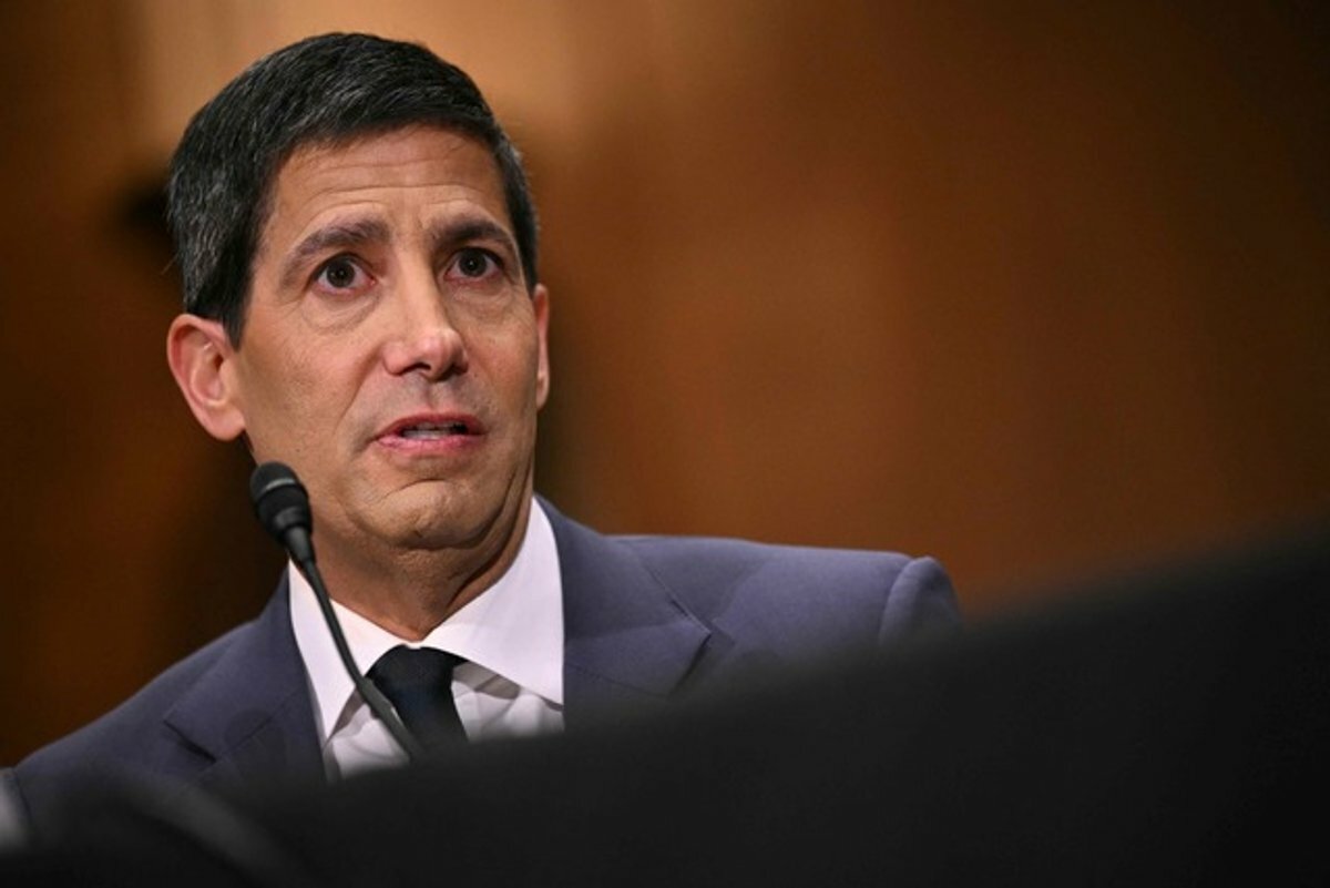 Senado de EU confirma a Kevin Warsh como gobernador de la Fed